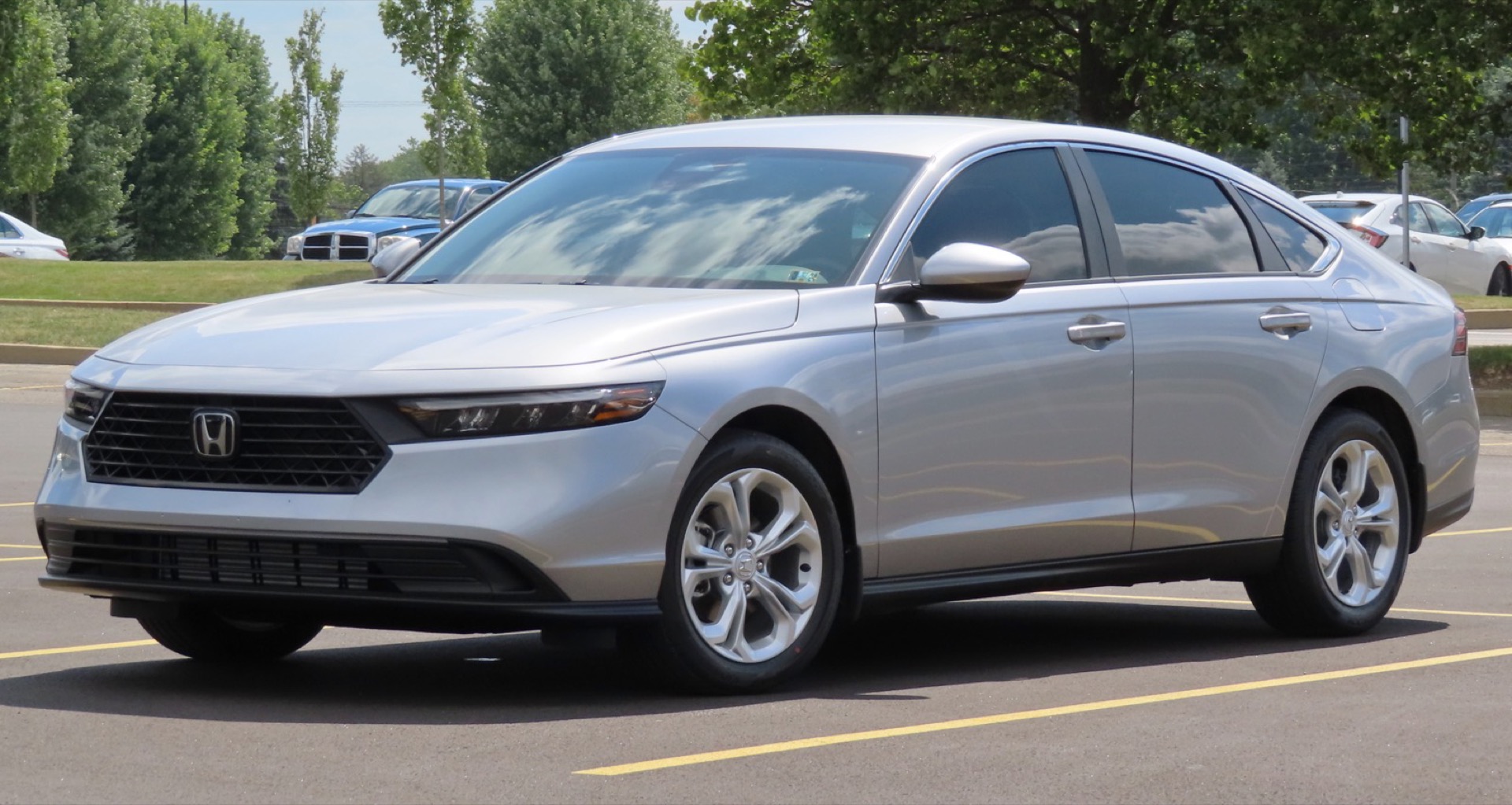 Honda Accord Touring Hybrid 2026